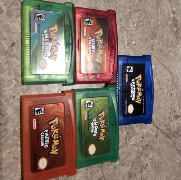 Gba games Pokemon bundle fire red,emerald,leaf green,ruby,sapphire